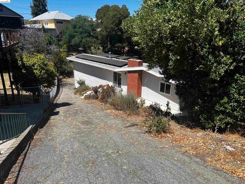 58 Pomona St, Crockett, CA, 94525-1542 | Card Image