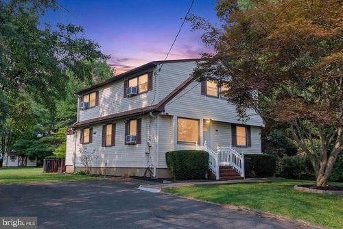 200 Wilson Ave, Hightstown, NJ, 08520-3508 | Card Image