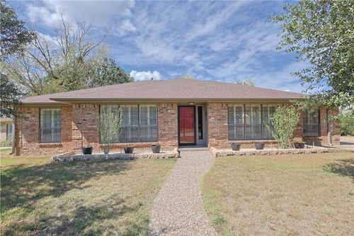 2903 Par Dr, Bryan, TX, 77802-2143 | Card Image