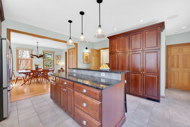 Kitchen | Image 10