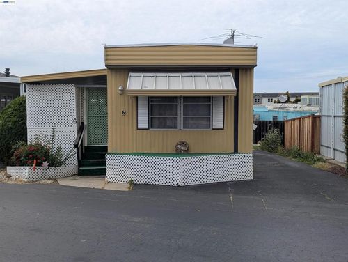 3913 Castro Valley Blvd, Castro Valley, CA, 94546-6000 | Card Image