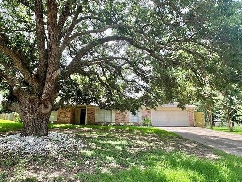 12315 Hawthorne Dr, Montgomery, TX, 77356-8961 | Card Image