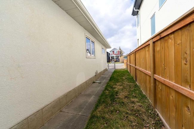 8531 47 Ave Nw, House other with 3 bedrooms, 2 bathrooms and 2 parking in Calgary AB | Image 39