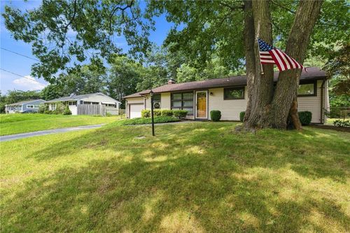 124 Chatworth Ave, Warwick, RI, 02886-1902 | Card Image