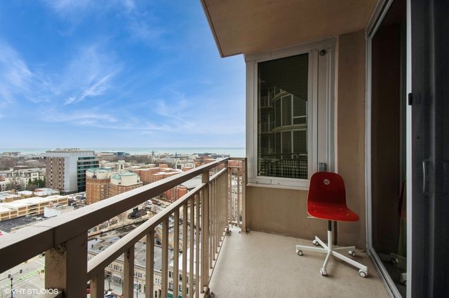 UNIT-1807 - 807 Davis St, Condo with 2 bedrooms, 2 bathrooms and 1 parking in Evanston IL | Image 12