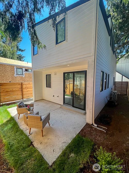 7350 21st Ave Nw, Seattle, WA, 98117-5623 | Card Image