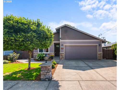 229 N 6th St, Carlton, OR, 97111-9592 | Card Image