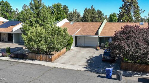 844 Se Stratford Court, Bend, OR, 97702 | Card Image