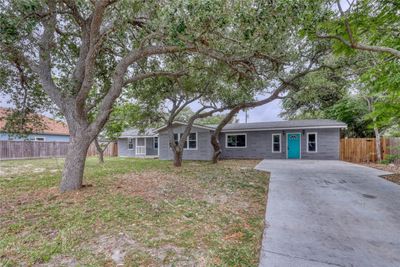 834 N Mccampbell Street, House other with 3 bedrooms, 2 bathrooms and 3 parking in Aransas Pass TX | Image 1