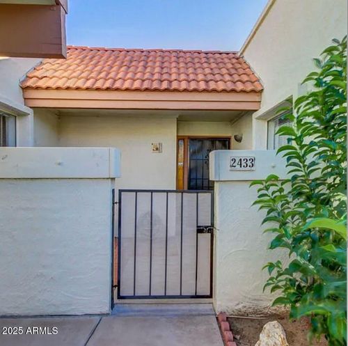 2433 W Eugie Ave, Phoenix, AZ, 85029-1546 | Card Image