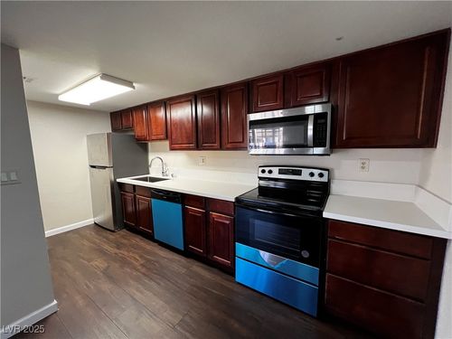 unit-45-5021 River Glen Dr, Las Vegas, NV, 89103-8733 | Card Image