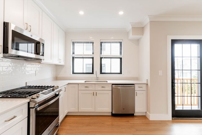 UNIT-1 - 281 Lamartine St, Condo with 4 bedrooms, 2 bathrooms and 1 parking in Boston MA | Image 4