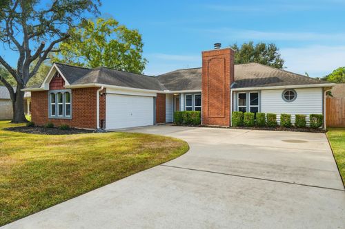 515 Country Ln, League City, TX, 77573-4525 | Card Image