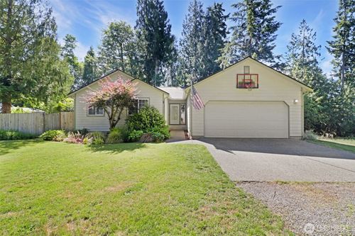 15626 Lindsay Rd Se, Yelm, WA, 98597-9110 | Card Image
