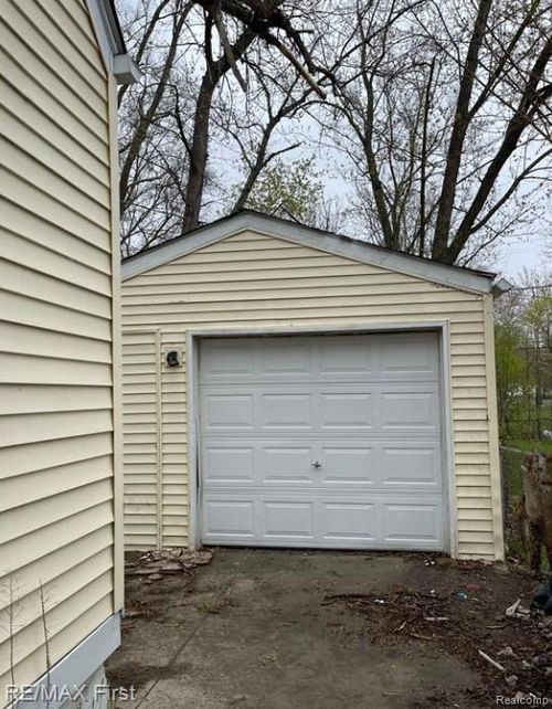 15820 Bramell St, Detroit, MI, 48223-1015 | Card Image