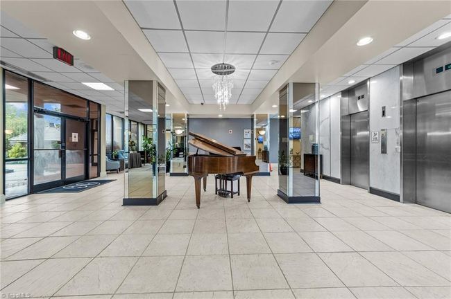 UNIT-906 - 1101 N Elm St, House other with 2 bedrooms, 2 bathrooms and null parking in Greensboro NC | Image 17