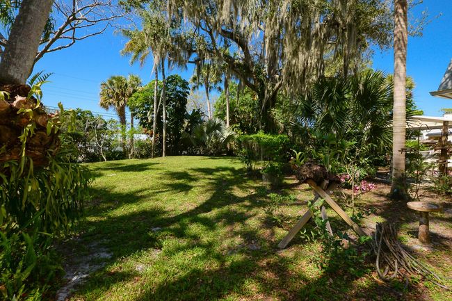 576 Sw Rustic Cir, House other with 3 bedrooms, 2 bathrooms and null parking in Stuart FL | Image 52