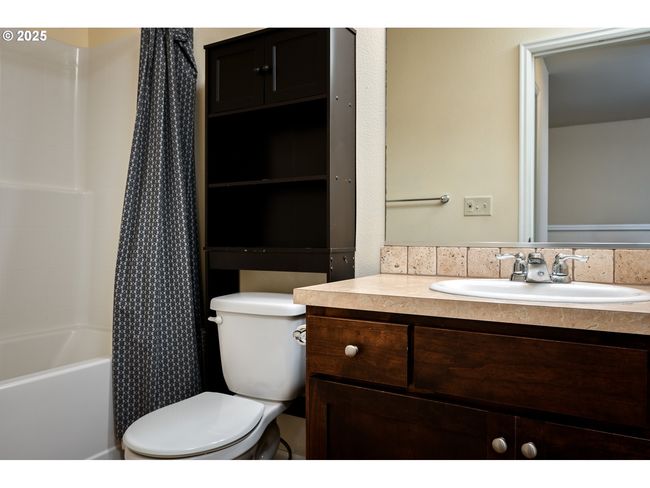 15264 Se Eckert Ln, House attached with 3 bedrooms, 3 bathrooms and 1 parking in Damascus OR | Image 24