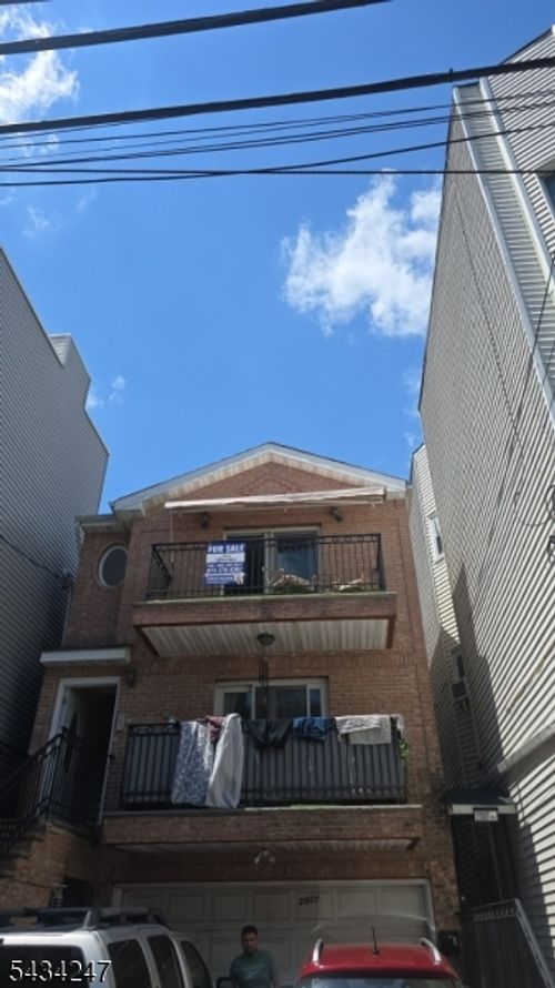 2-2507 Central Ave, Union City, NJ, 07087-7585 | Card Image