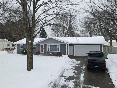 10300 Springwood Dr, Zeeland, MI, 49464-8602 | Card Image