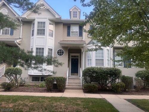 32 Chesterfield Ct, Flemington, NJ, 08822-3524 | Card Image