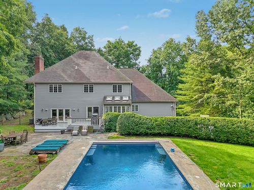 97 Brookhollow Ln, Stamford, CT, 06902-1014 | Card Image