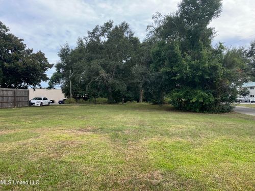 226 Russell St, Long Beach, MS, 39560-4534 | Card Image