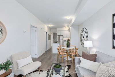 107 - 17 Spooner Cres, Condo with 2 bedrooms, 2 bathrooms and 1 parking in Collingwood ON | Image 3