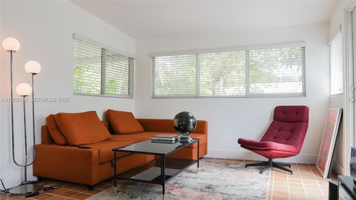 0-3010 Nw 1st Ave, Miami, FL, 33127-3702 | Card Image