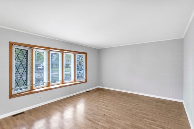 601 Sycamore Dr, House other with 3 bedrooms, 2 bathrooms and 2 parking in Elk Grove Village IL | Image 8