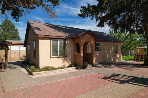 147 N Wendell St, Wendell, ID, 83355-5174 | Card Image