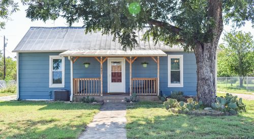 1807 S Bradley St, Brady, TX, 76825-7044 | Card Image