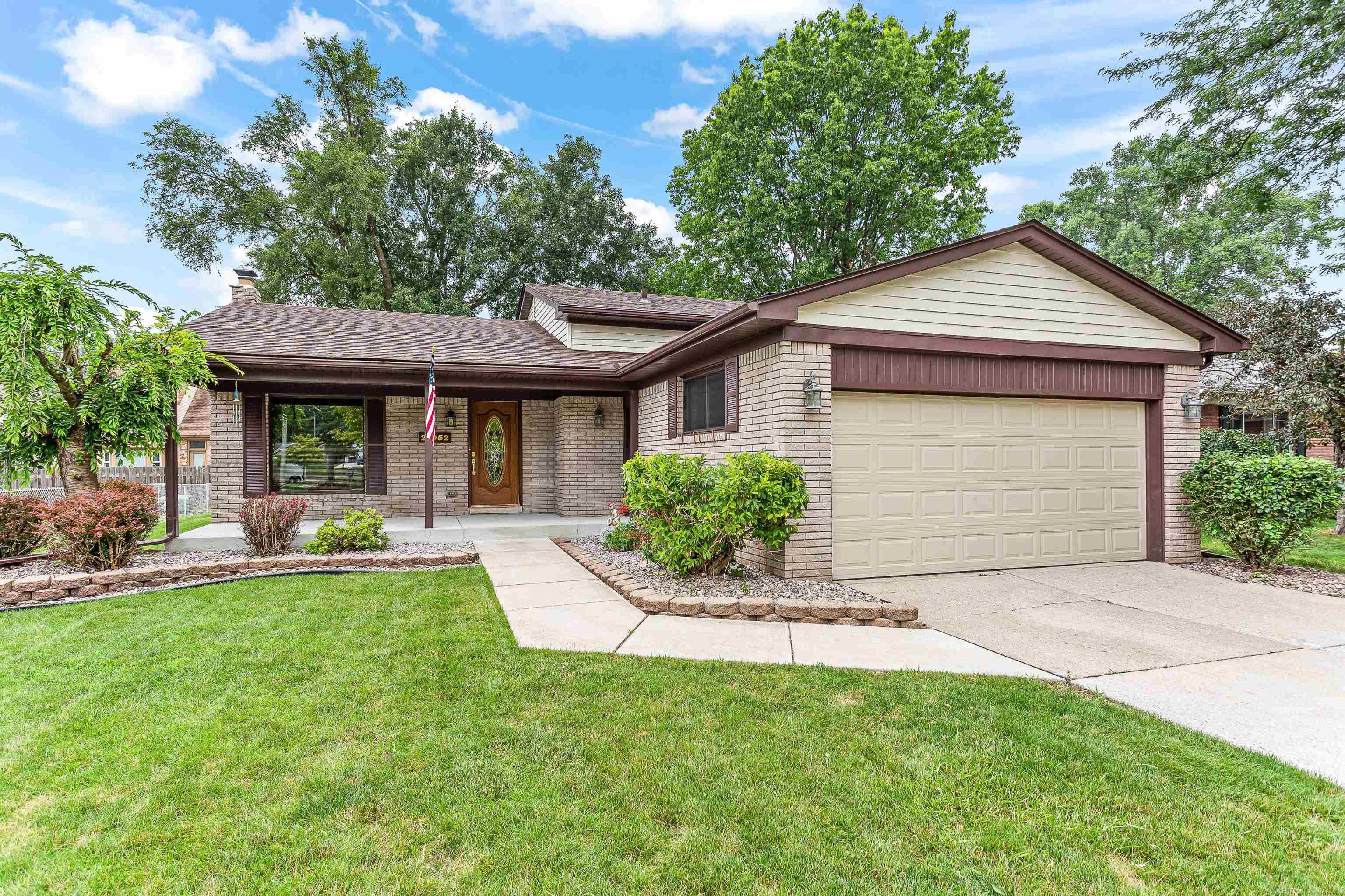 Hall Rd, Woodhaven, MI 48183