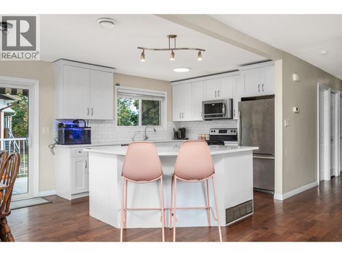 2003 21 St, Vernon, BC, V1T7C3 | Card Image