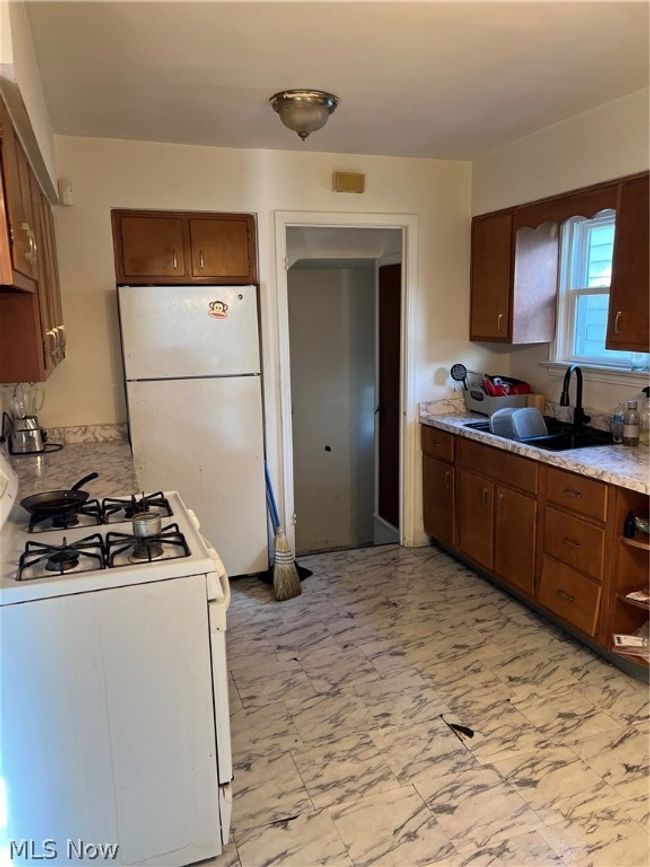 320 E 200 Th St, House other with 3 bedrooms, 1 bathrooms and null parking in Euclid OH | Image 13