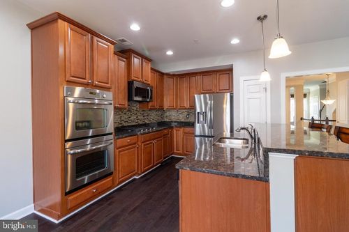 323 Community Center Ave, GAITHERSBURG, MD, 20878-4015 | Card Image