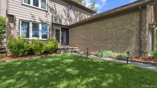 1980 Oakville Waltz Rd, New Boston, MI, 48164-9149 | Card Image
