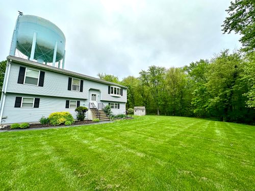 2 Edith Pl, Windsor Locks, CT, 06096 | Card Image