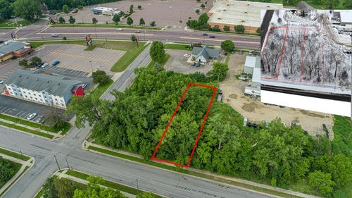 7 N Minnesota St, New Ulm, MN, 56073-1727 | Card Image