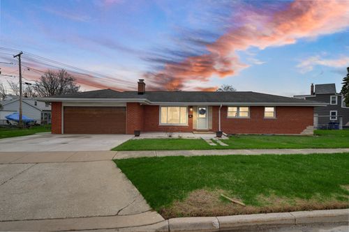 131 Village Dr, Northlake, IL, 60164-1718 | Card Image