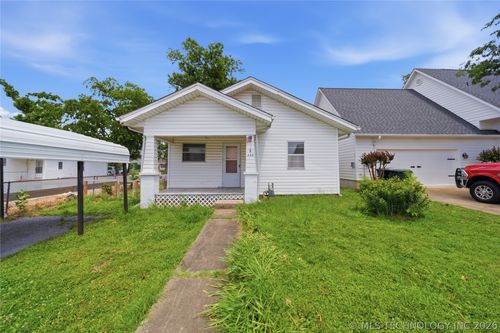 428 E 4th St, Claremore, OK, 74017-7409 | Card Image