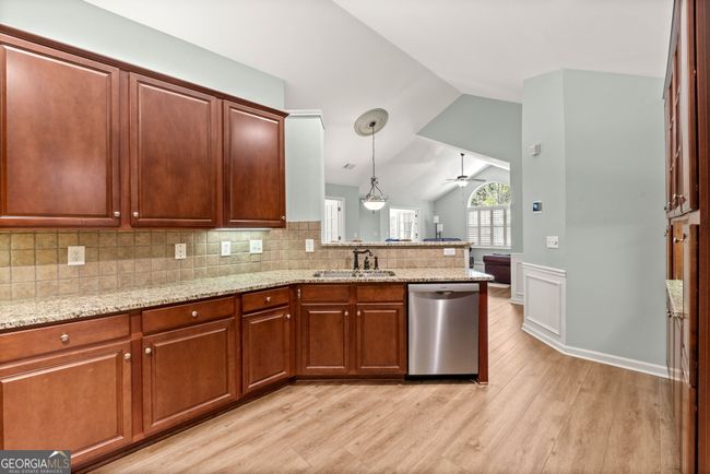 406 Kenley Ct, Condo with 2 bedrooms, 2 bathrooms and 2 parking in McDonough GA | Image 11