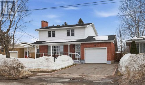 86 Nicolas Ave, Sault Ste. Marie, ON, P6A4E4 | Card Image