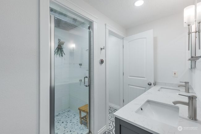 primary bath | Image 14