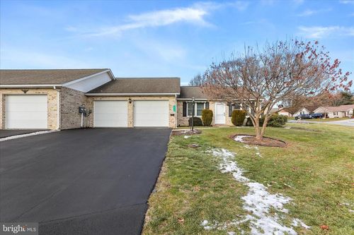 2419 Mccleary Dr, CHAMBERSBURG, PA, 17201-7907 | Card Image