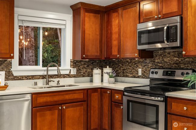 828 2 Nd Ave, House other with 3 bedrooms, 2 bathrooms and 1 parking in Kirkland WA | Image 13