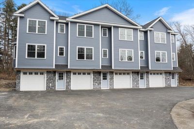 7 - 32 Charter Street, Condo with 2 bedrooms, 1 bathrooms and null parking in Exeter NH | Image 1