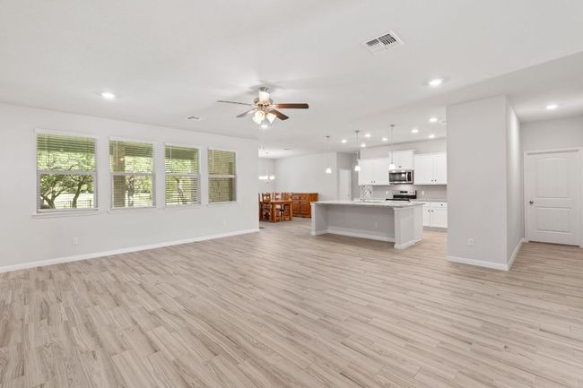 127 Tom Kite Dr, House other with 4 bedrooms, 3 bathrooms and 6 parking in Burnet TX | Image 9