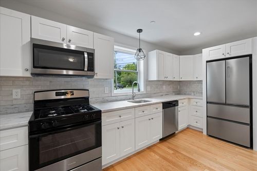 64-64 N Main St, Westford, MA, 01886-1208 | Card Image