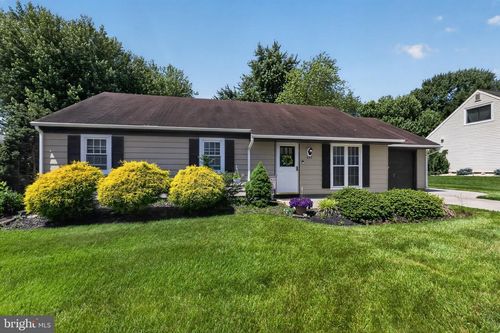 227 Tenby Chase Dr, DELRAN, NJ, 08075-1537 | Card Image